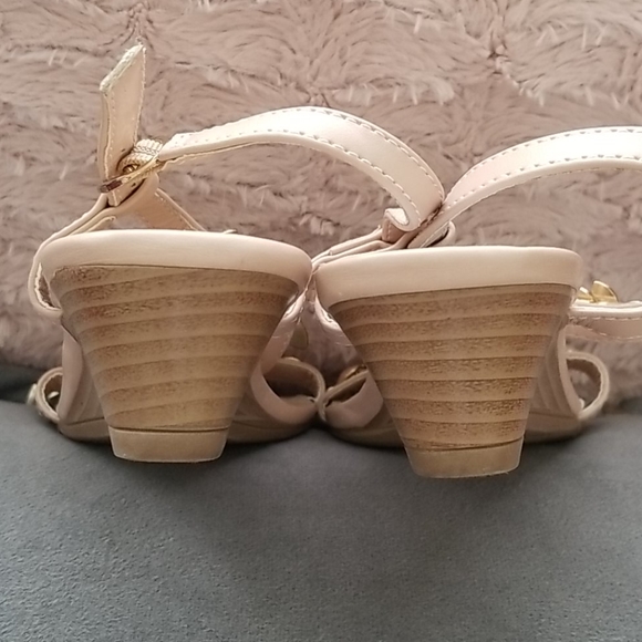 Like New Nicole sandals - Picture 7 of 8
